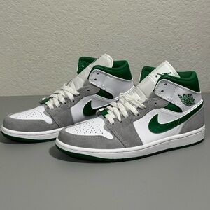 Jordan 1 Mid Sneakers Pine Green, White Size Men’s US 7 BRAND NEW!!! 💯Authentic
